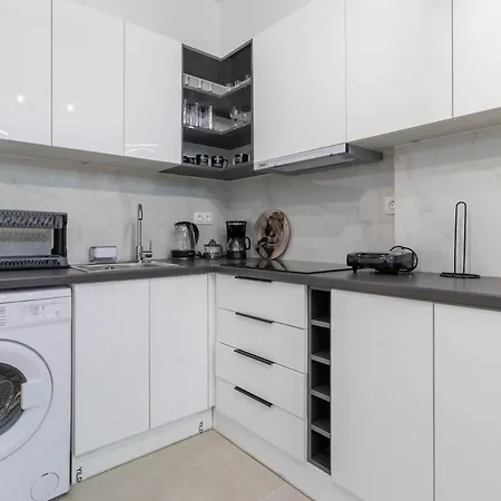 By The Bars,taverns,ac, Washer Appartement Loutráki