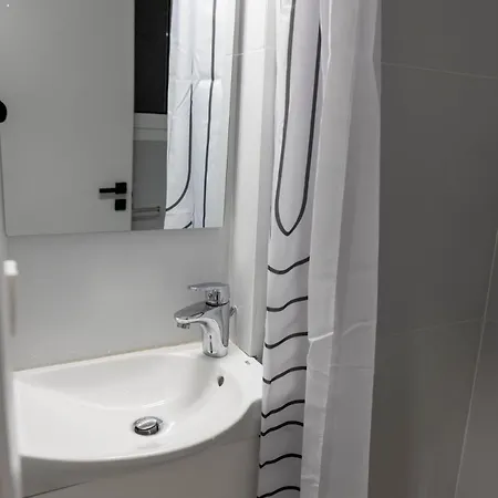 By The Bars,taverns,ac, Washer * Λουτράκι