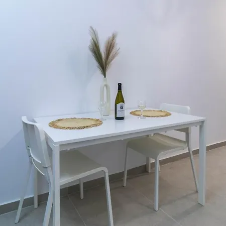 By The Bars,taverns,ac, Washer Appartement *