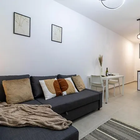 By The Bars,taverns,ac, Washer * Λουτράκι