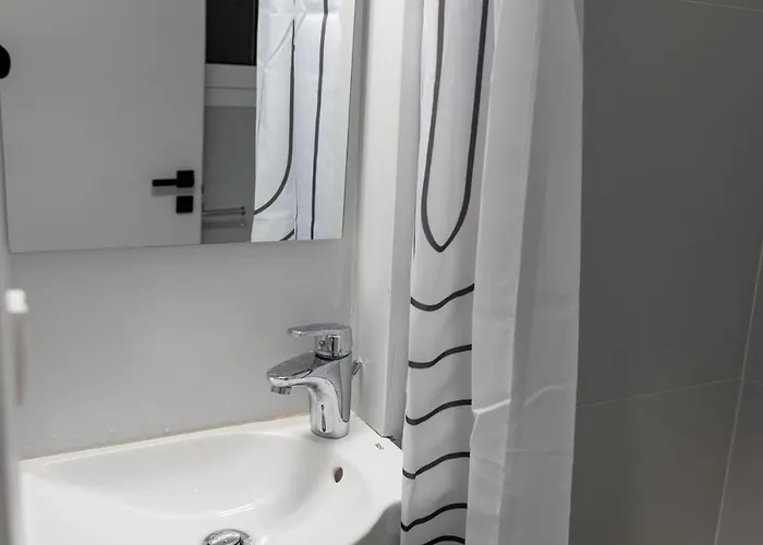 By The Bars,taverns,ac, Washer * Loutráki