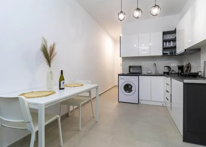 By The Bars,taverns,ac, Washer