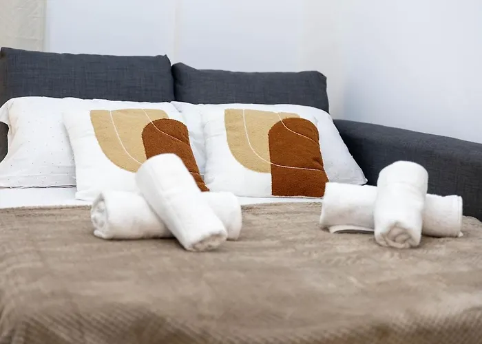 By The Bars,taverns,ac, Washer דירה *