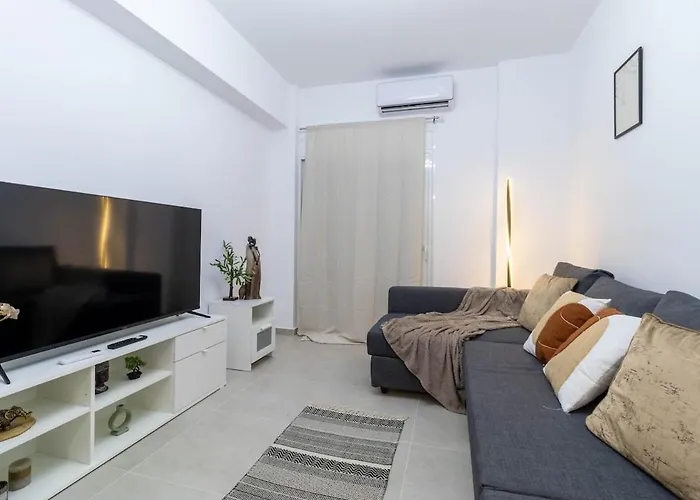 Appartamento By The Bars,taverns,ac, Washer Loutráki