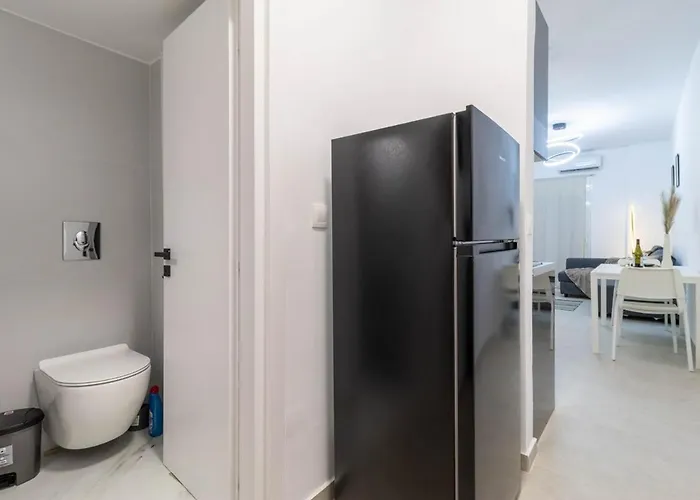 By The Bars,taverns,ac, Washer *