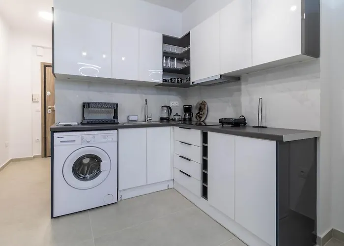 By The Bars,taverns,ac, Washer