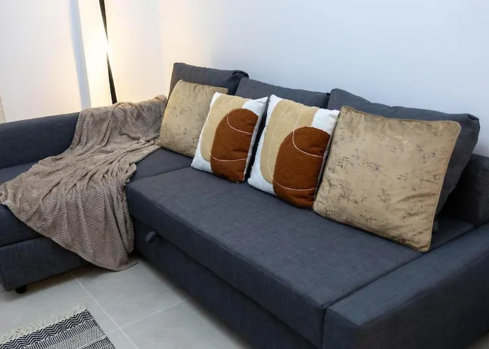 By The Bars,taverns,ac, Washer דירה